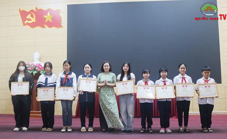 Hội khuyến học xã Đồng Quang khen thưởng cho trên 600 học sinh có thành tích xuất sắc năm học 2024-2025- Ảnh 8.