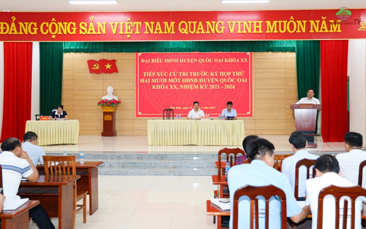 Tổ đại biểu HĐND huyện số 10 tiếp xúc cử tri 2 xã Hòa Thạch và Phú Mãn trước kỳ họp thứ 21- Ảnh 1.