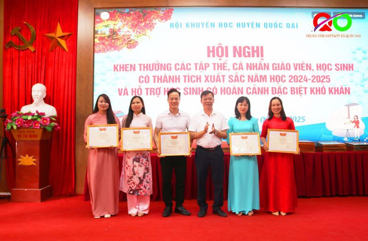 Hội Khuyến học huyện Quốc Oai khen thưởng các tập thể, cá nhân học sinh, giáo viên có thành tích xuất sắc năm học 2024-2025- Ảnh 6.