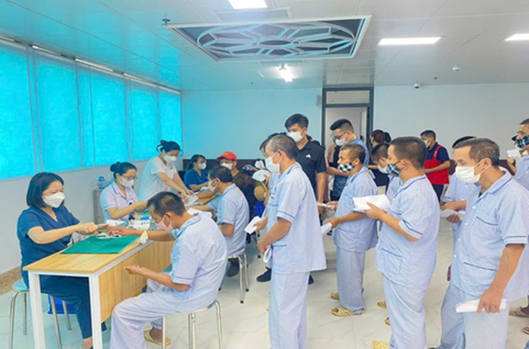 Tăng cường chăm sóc sức khỏe toàn diện cho người bệnh tâm thần: Trung tâm Chăm sóc và Phục hồi chức năng người tâm thần số 1 Hà Nội phối hợp với Bệnh viện Đa khoa Sơn Tây tổ chức khám sức khỏe định kỳ- Ảnh 1.