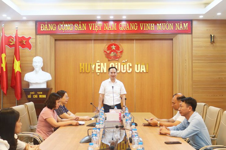 Quốc Oai trao tặng 5 sổ tiết kiệm cho các gia đình chính sách nhân dịp 78 năm ngày thương binh – liệt sĩ- Ảnh 4.