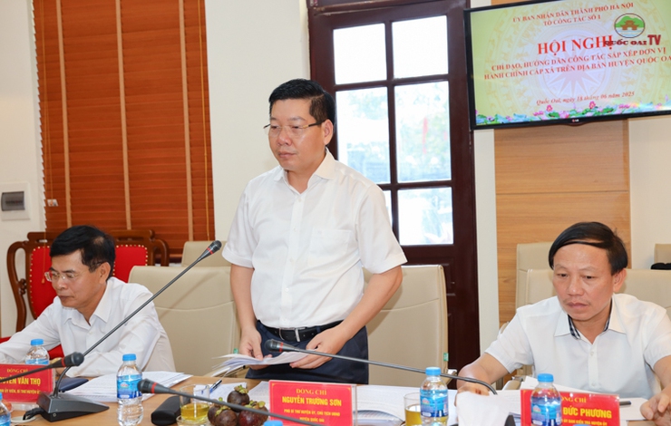 Phó Chủ tịch Thường trực UBND thành phố Hà Nội Lê Hồng Sơn, làm việc với huyện Quốc Oai về sắp xếp đơn vị hành chính cấp xã mới- Ảnh 7.