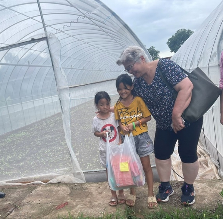 Tổ chức Holt International Children’s Services Inc thăm các gia đình đã nhận hỗ trợ sinh kế tại huyện Ứng Hòa, Hà Nội
- Ảnh 4.