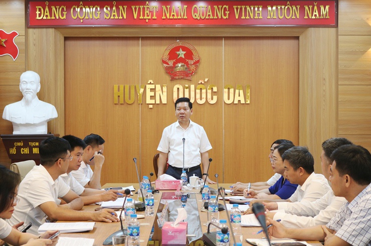 Quốc Oai tổ chức Hội nghị triển khai công tác bàn giao công việc, hồ sơ, tài liệu và tài sản trước khi kết thúc cấp huyện, chuyển giao về xã mới

- Ảnh 5.