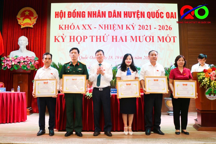 HĐND huyện Quốc Oai khoá XX, nhiệm kỳ 2021-2026 tiếp tục phiên làm việc thứ 2 và Bế mạc kỳ họp thứ 21- Ảnh 6.