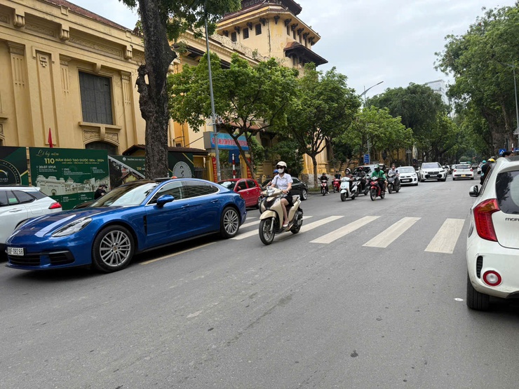 Hà Nội nhiều mây, trưa chiều trời nắng oi; chiều tối và đêm có mưa rào và dông, cục bộ có mưa to- Ảnh 3.