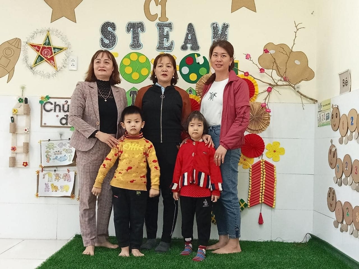 Chị Hà, Thôn 5 xã Bất Bạt hỗ trợ 2 cháu học sinh trường Màm Non Thuần Mỹ mỗi tháng 500 nghìn đồng/ cháu trong năm học 2023 - 2024.- Ảnh 2.