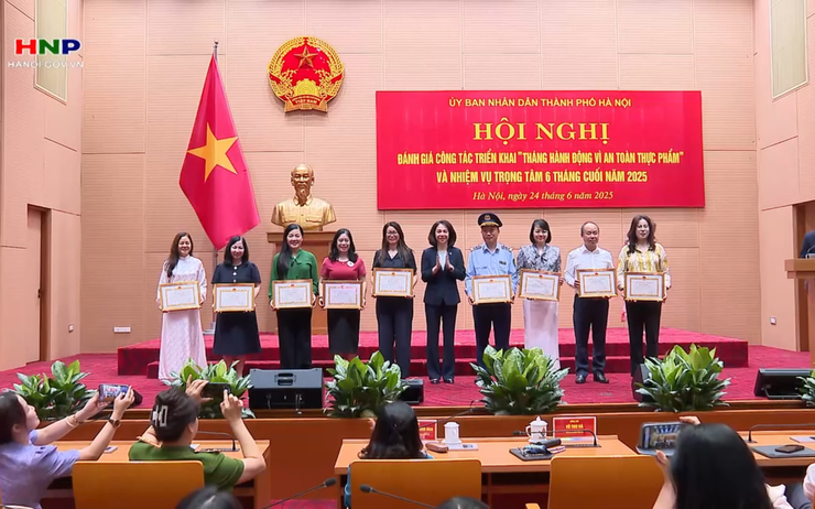 Tăng cường kiểm tra, siết chặt công tác an toàn thực phẩm trong 6 tháng cuối năm 2025- Ảnh 1.