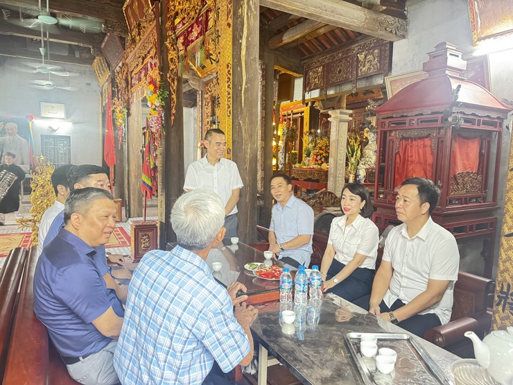 Phường Phúc Lợi (mới) khảo sát di tích, chuẩn bị vận hành mô hình chính quyền địa phương 02 cấp- Ảnh 2.
