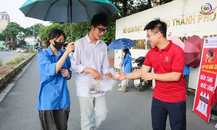 Gần 3.000 thí sinh huyện Quốc Oai bước vào thi tốt nghiệp THPT thuận lợi- Ảnh 13.