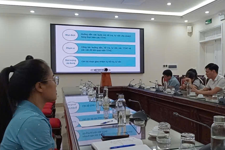 Tập huấn sử dụng tài khoản Dịch vụ công cho các cán bộ, công chức ở xã Thạch Thất- Ảnh 2.
