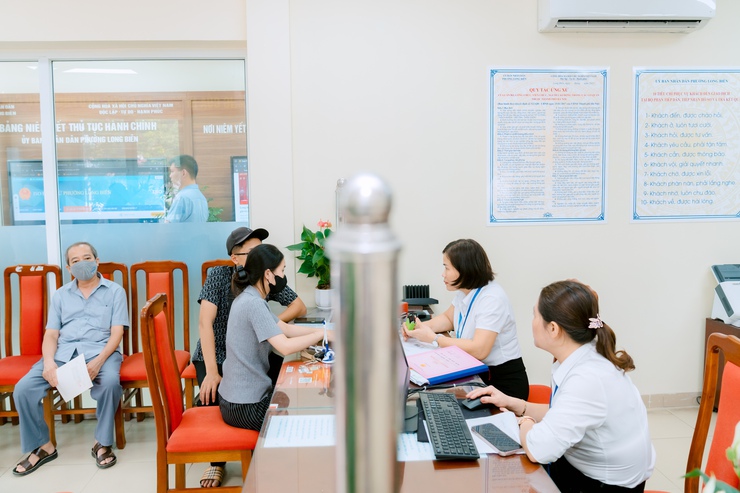 Phó Chủ tịch UBND Thành phố Vũ Thu Hà kiểm tra thực tế các phường mới sau sắp xếp của quận Long Biên- Ảnh 5.
