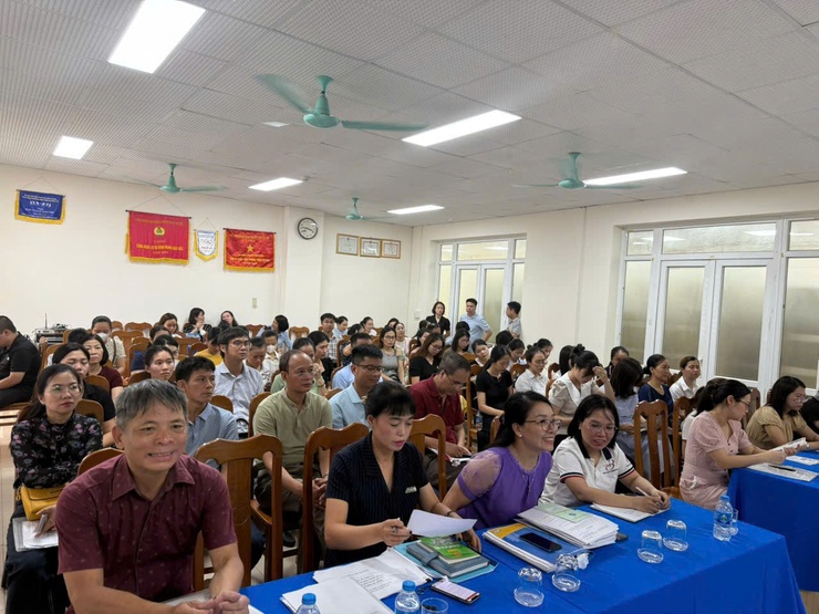 BHXH quận Hoàng Mai tổ chức hội nghị tuyên truyền, phổ biến những điểm mới trong Luật BHXH năm 2024 và Luật BHYT sửa đổi, bổ sung- Ảnh 1. BHXH quận Hoàng Mai tổ chức hội nghị tuyên truyền, phổ biến những điểm mới trong Luật BHXH năm 2024 và Luật BHYT sửa đổi, bổ sung- Ảnh 1.
