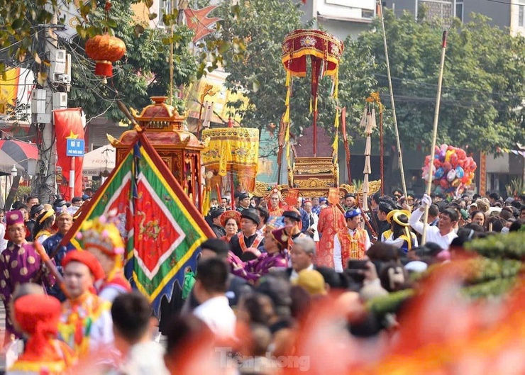 Lễ hội Triều Khúc diễn ra từ mùng 9-12 tháng giêng nhằm tôn vinh Bố Cái Đại Vương Phùng Hưng- Ảnh 4.