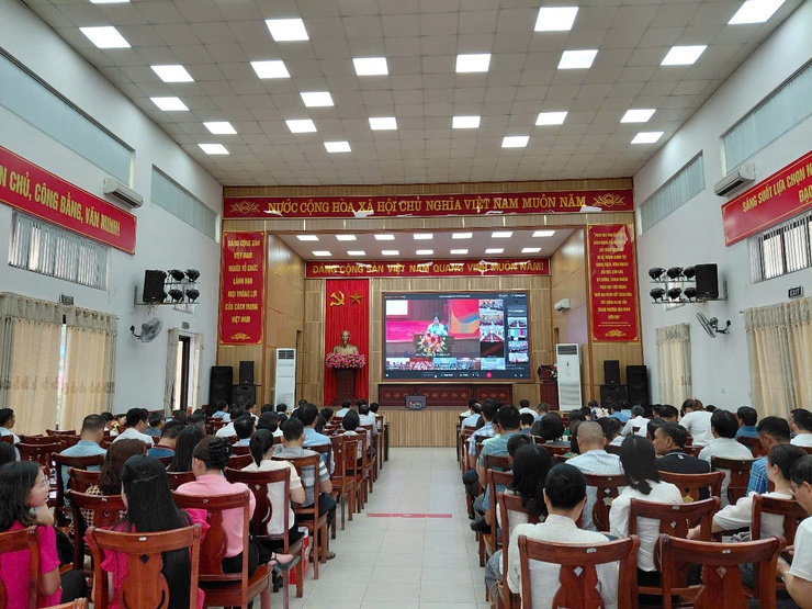 Toàn thể cán bộ, công chức, viên chức xã Bát Tràng tham gia tập huấn công tác vận hành thử nghiệm mô hình chính quyền mới- Ảnh 1.