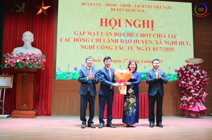 Huyện Quốc Oai tổ chức hội nghị gặp mặt, chia tay các đồng chí lãnh đạo nghỉ công tác theo chế độ- Ảnh 3.