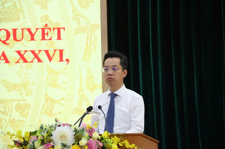Đảng bộ Quận Hoàn Kiếm khen thưởng nhiều tập thể, cá nhân có thành tích xuất sắc- Ảnh 1.
