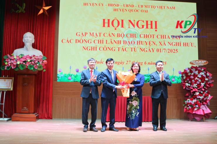 Huyện Quốc Oai tổ chức hội nghị gặp mặt, chia tay các đồng chí lãnh đạo nghỉ công tác theo chế độ- Ảnh 3.