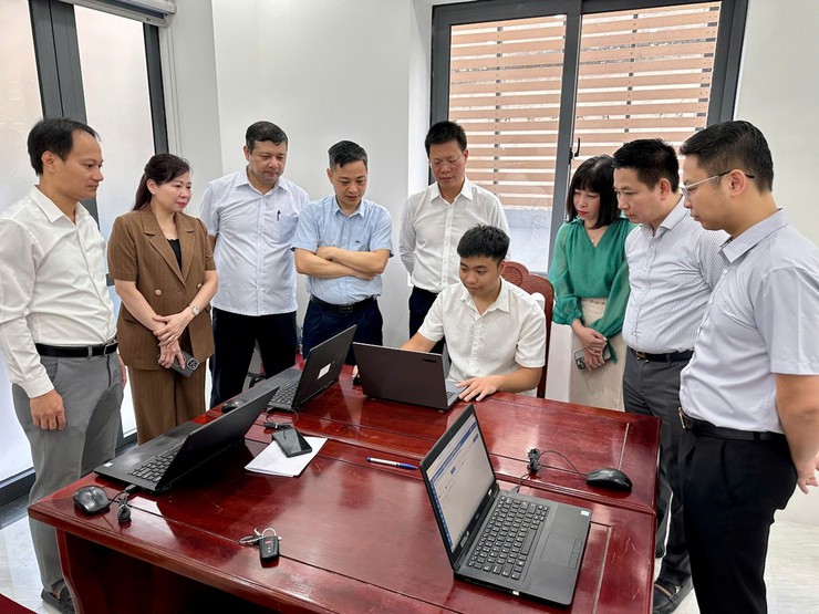 Phường Phú Thượng vận hành thử nghiệm mô hình chính quyền địa phương cấp phường mới- Ảnh 1.