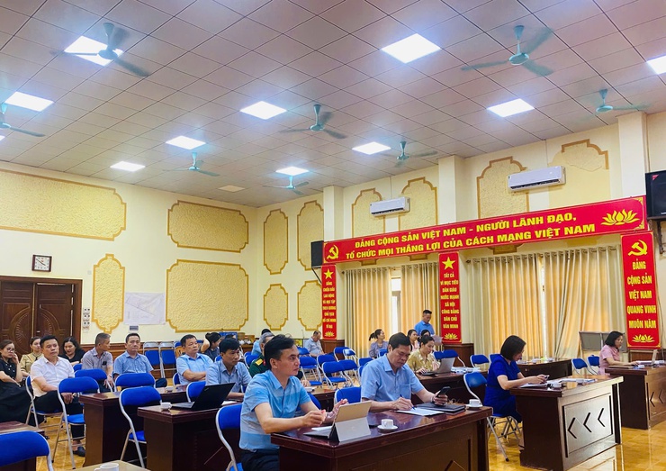 Xã Ngọc Hồi (mới) dự hội nghị trực tuyến sơ kết vận hành thử nghiệm mô hình chính quyền địa phương hai cấp của thành phố Hà Nội.- Ảnh 1.