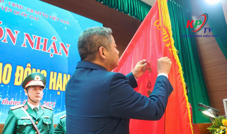Huyện Quốc Oai vinh dự đón nhận Huân chương lao động hạng Nhì: dấu ấn tự hào, lời tri ân sâu sắc trước thời khắc chuyển mình lịch sử kết thúc cấp Huyện để chuyển sang mô hình 2 cấp- Ảnh 3.