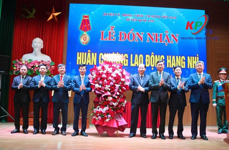Huyện Quốc Oai vinh dự đón nhận Huân chương lao động hạng Nhì: dấu ấn tự hào, lời tri ân sâu sắc trước thời khắc chuyển mình lịch sử kết thúc cấp Huyện để chuyển sang mô hình 2 cấp- Ảnh 5.