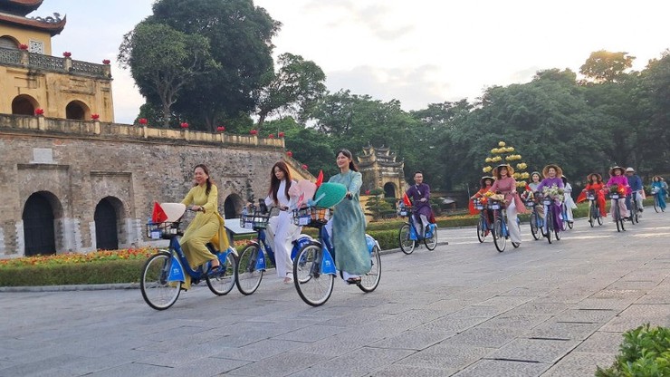 Xây dựng văn hóa người Hà Nội trong kỷ nguyên mới- Ảnh 1.