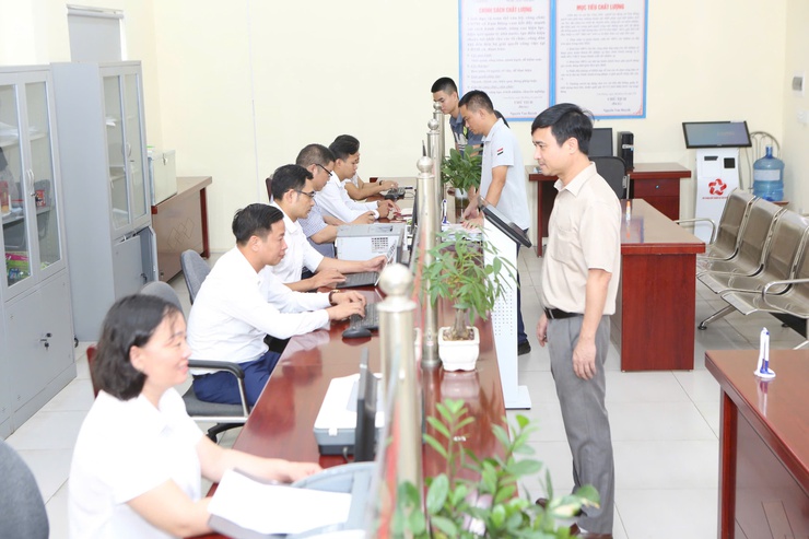 Hà Nội: Hướng dẫn tổ chức các điểm tiếp nhận TTHC tại xã, phường mới- Ảnh 1.