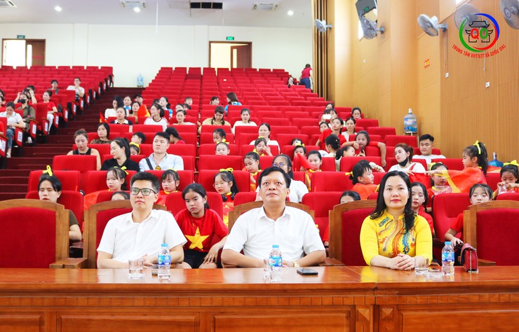 Liên hoan văn nghệ “XÃ QUỐC OAI – NHỊP SỐNG MỚI”: Giai điệu gắn kết, thăng hoa cảm xúc- Ảnh 2.