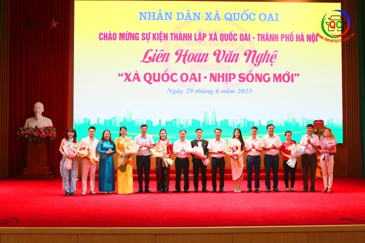 Liên hoan văn nghệ “XÃ QUỐC OAI – NHỊP SỐNG MỚI”: Giai điệu gắn kết, thăng hoa cảm xúc- Ảnh 6.