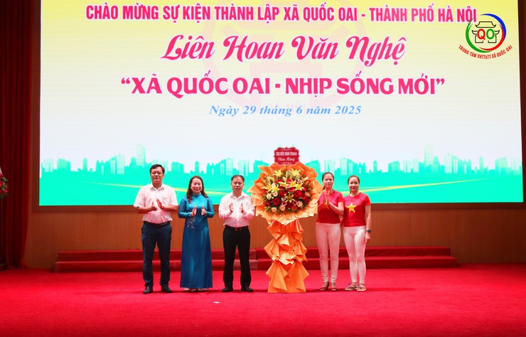 Liên hoan văn nghệ “XÃ QUỐC OAI – NHỊP SỐNG MỚI”: Giai điệu gắn kết, thăng hoa cảm xúc- Ảnh 3.