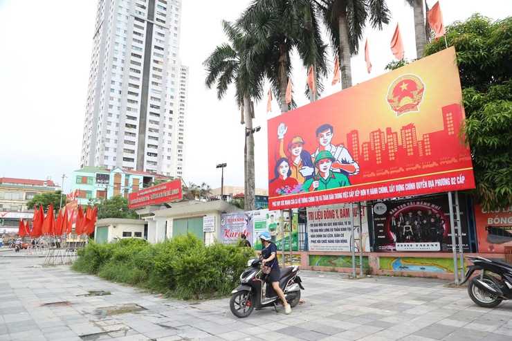 Phường Hà Đông rực rỡ cờ hoa chào mừng Lễ công bố các Nghị quyết quyết định về thực hiện mô hình chính quyền địa phương 2 cấp- Ảnh 5.
