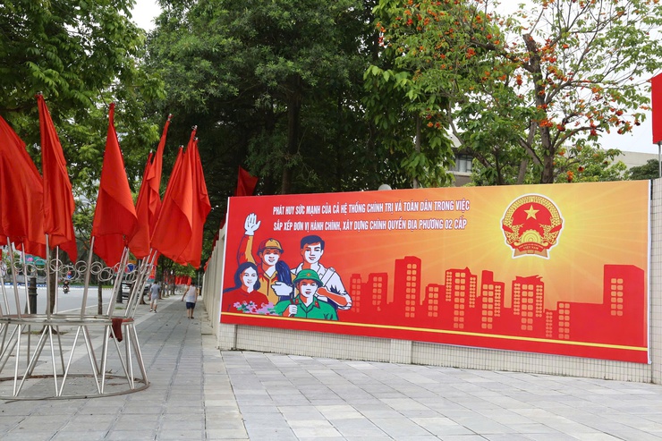 Phường Hà Đông rực rỡ cờ hoa chào mừng Lễ công bố các Nghị quyết quyết định về thực hiện mô hình chính quyền địa phương 2 cấp- Ảnh 2.