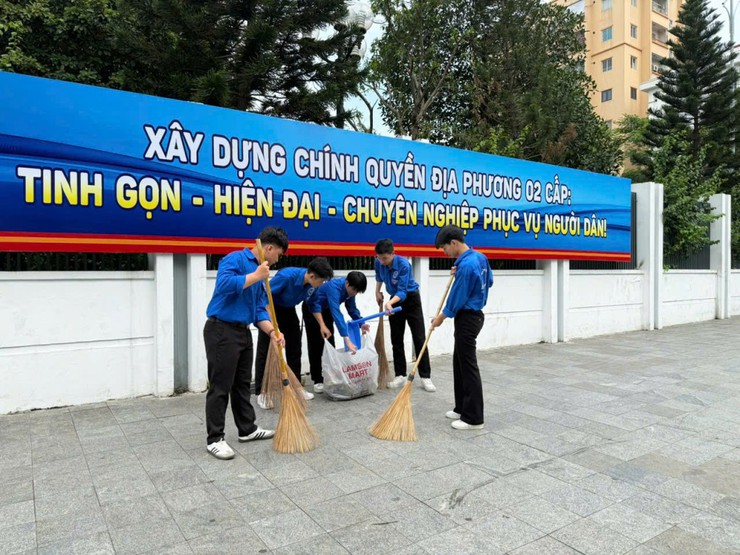Làm đẹp phố phường, sẵn sàng chào đón ngày hội lớn- Ảnh 1.