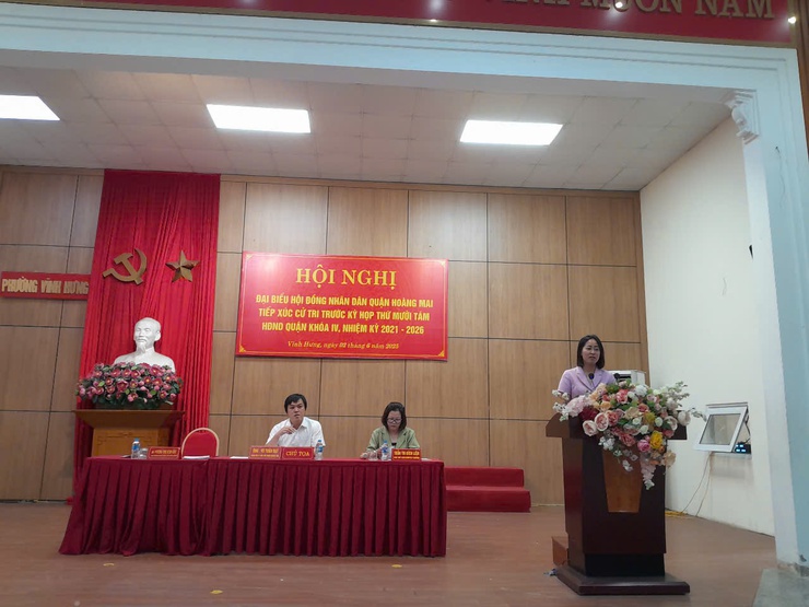 Đại biểu HĐND quận Hoàng Mai tiếp xúc cử tri phường Vĩnh Hưng trước kỳ họp thứ mười tám, khóa IV, nhiệm kỳ 2021-2026- Ảnh 1.