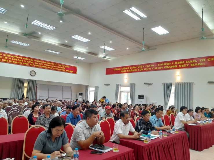 Đại biểu HĐND quận Hoàng Mai tiếp xúc cử tri phường Vĩnh Hưng trước kỳ họp thứ mười tám, khóa IV, nhiệm kỳ 2021-2026- Ảnh 2.