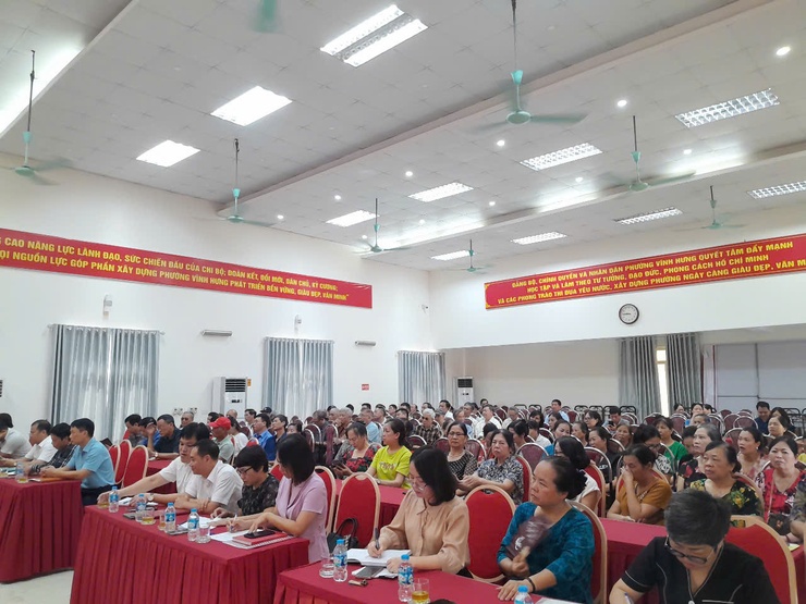 Đại biểu HĐND quận Hoàng Mai tiếp xúc cử tri phường Vĩnh Hưng trước kỳ họp thứ mười tám, khóa IV, nhiệm kỳ 2021-2026- Ảnh 4.