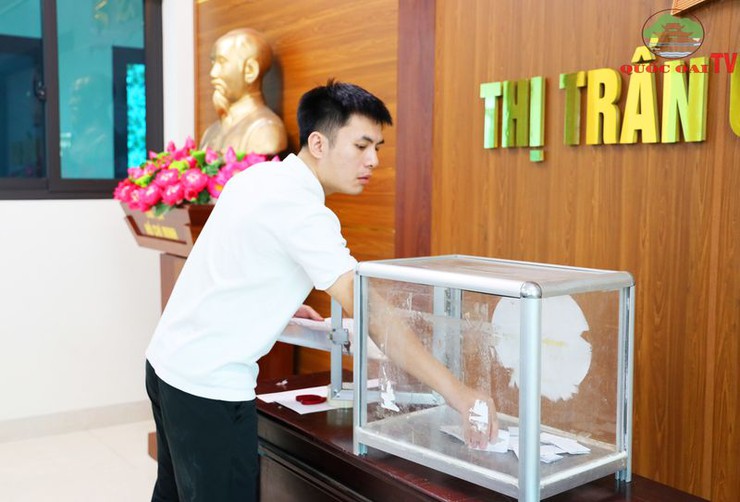 Người dân Thị trấn Quốc Oai phấn khởi bốc thăm vị trí đất dịch vụ, đất ở- Ảnh 4.
