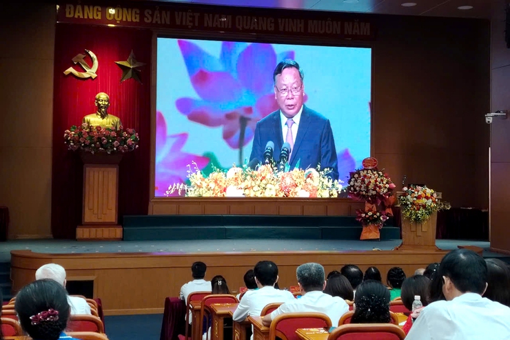 Chùm ảnh: Lễ công bố Nghị quyết của Ủy ban Thường vụ Quốc hội và các quyết định của Thành phố về việc triển khai tổ chức đơn vị hành chính cấp xã- Ảnh 4.