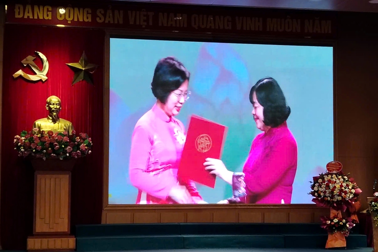 Chùm ảnh: Lễ công bố Nghị quyết của Ủy ban Thường vụ Quốc hội và các quyết định của Thành phố về việc triển khai tổ chức đơn vị hành chính cấp xã- Ảnh 5.
