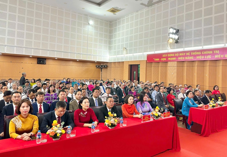 Lễ công bố Nghị quyết các Nghị quyết, Quyết định về thực hiện Chính quyền địa phương 2 cấp trên địa bàn Thành phố Hà Nội- Ảnh 1.