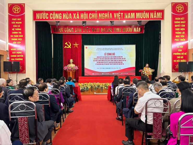 Lễ công bố Nghị quyết các Nghị quyết, Quyết định về thực hiện Chính quyền địa phương 2 cấp trên địa bàn Thành phố Hà Nội- Ảnh 2.