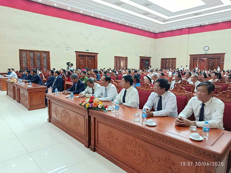 Lễ công bố Nghị Quyết sáp nhập các đơn vị hành chính cấp xã và quyết định thành lập Đảng bộ, chỉ định nhân sự cấp ủy, lãnh đạo HĐND, UBND, UB MTTQ cấp xã - tại điểm cầu xã Thạch Thất- Ảnh 3.
