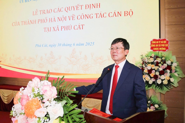 Công bố các quyết định về công tác cán bộ tại xã Phú Cát- Ảnh 8.