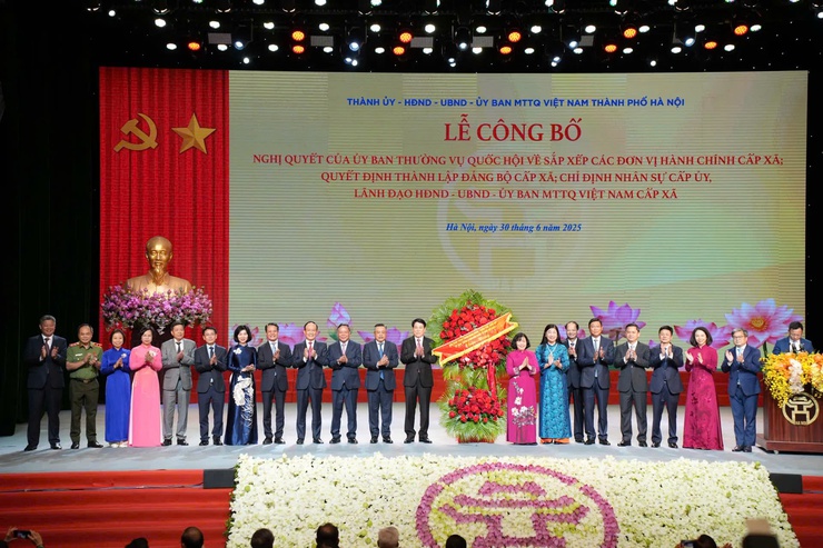 Phường Thanh Liệt mới dự trực tuyến Lễ Công bố sắp xếp đơn vị hành chính tại Hà Nội- Ảnh 1.