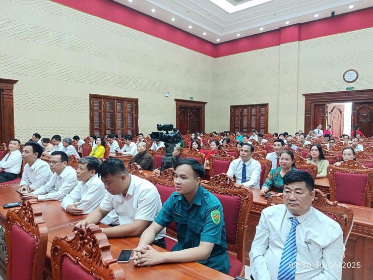 Lễ công bố Nghị Quyết sáp nhập các đơn vị hành chính cấp xã và quyết định thành lập Đảng bộ, chỉ định nhân sự cấp ủy, lãnh đạo HĐND, UBND, UB MTTQ cấp xã - tại điểm cầu xã Thạch Thất- Ảnh 8.