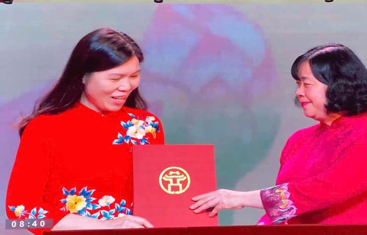 Lễ công bố Nghị quyết của Ủy ban Thường vụ Quốc hội và các quyết định của Thành phố về triển khai tổ chức đơn vị hành chính cấp xã- Ảnh 1.