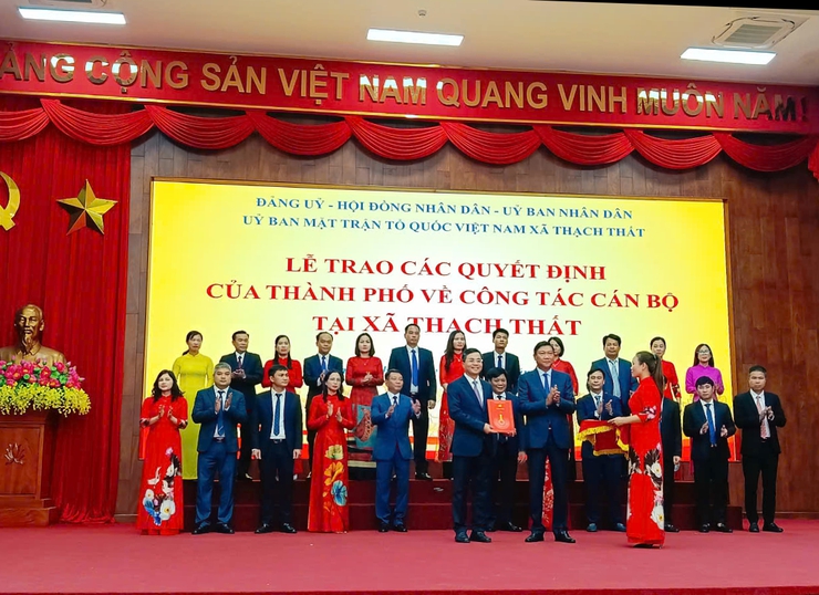 Lễ công bố Nghị Quyết sáp nhập các đơn vị hành chính cấp xã và quyết định thành lập Đảng bộ, chỉ định nhân sự cấp ủy, lãnh đạo HĐND, UBND, UB MTTQ cấp xã - tại điểm cầu xã Thạch Thất- Ảnh 6.
