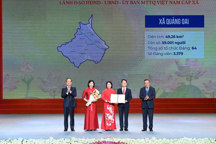 Hà Nội công bố bộ máy chính quyền cấp xã, phường sau sắp xếp hành chính- Ảnh 17.