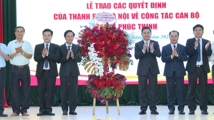 Công bố các Quyết định về công tác cán bộ tại xã Phúc Thịnh- Ảnh 6.
